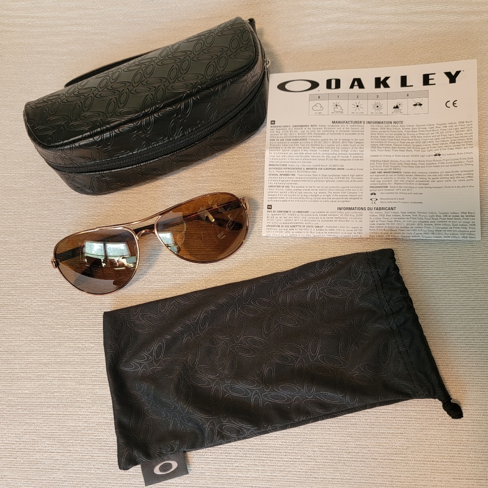 Oakley Women's Feedback Sunglasses